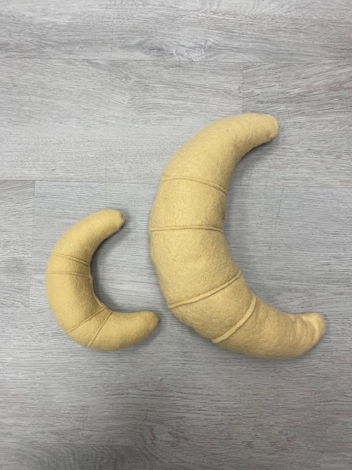 Catnip crescent toy