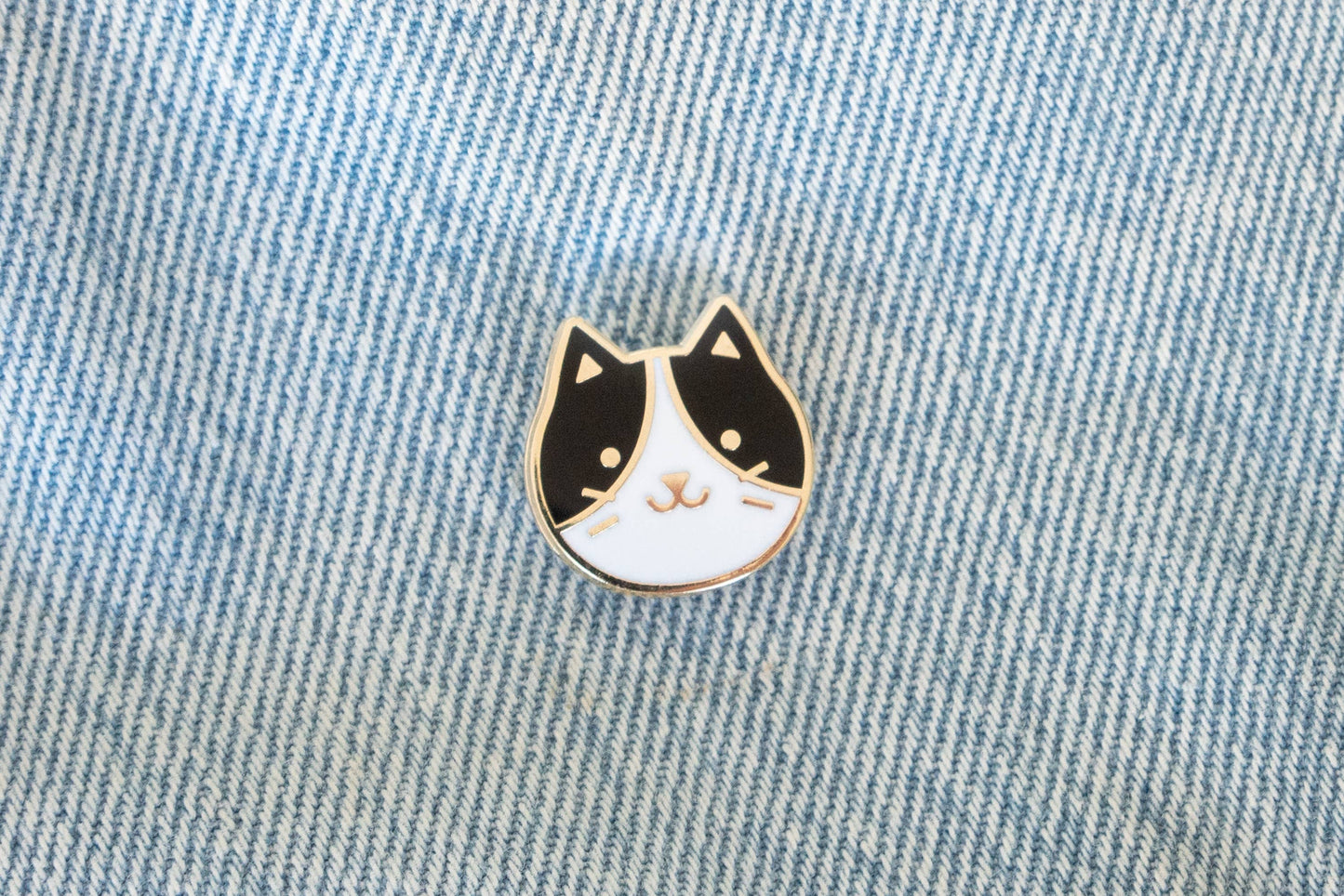 Kitty Face Enamel Pin