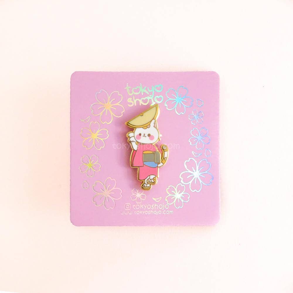 Awaordori Cat Pin