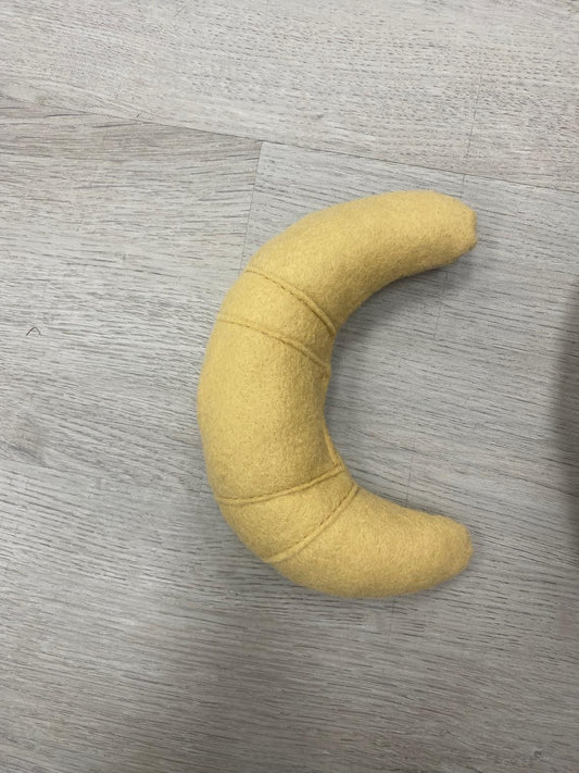 Catnip crescent toy